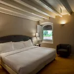 Santellone Resort